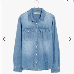 Madewell Denim Button-Up Shirt in Bluffton Wash